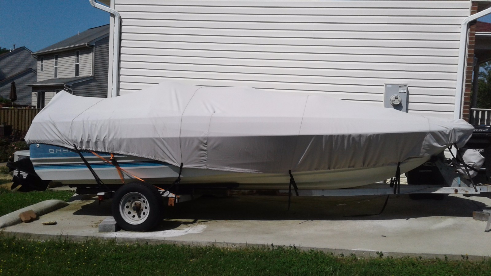 Trophy bayliner center console fishing boat