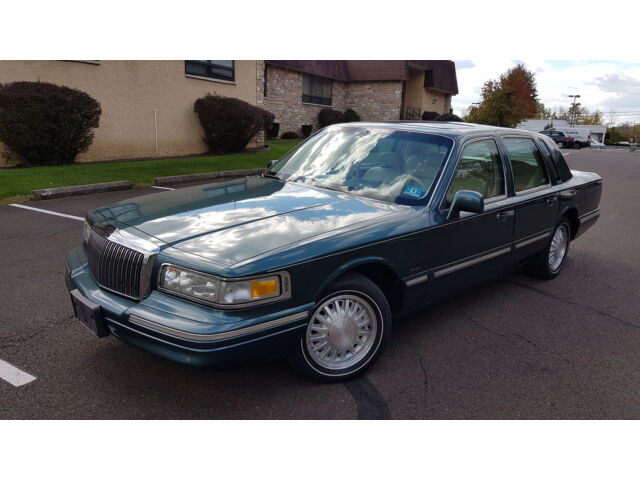 Image 1 of 1996 Lincoln Town Car…