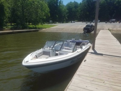 Fishing boat, 18 ft Starcraft with strong Mercury 135 HP in Alexandria, Va.