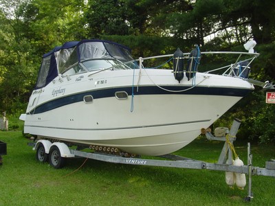 2003 Four Winns 268 Vista - 28 foot Cabin Cruiser with 2003 Venture Trailer
