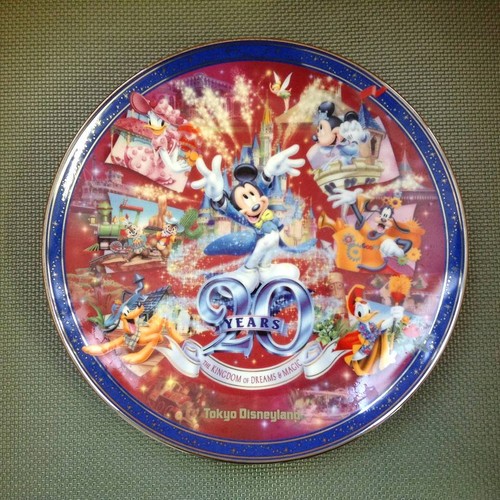 Tokyo-Disneyland-20th-Anniversary-pottery-dish