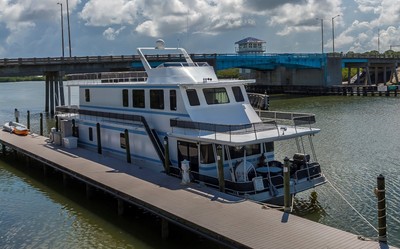 Houseboat - 1993 Riverchase Cruiser