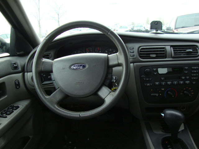 Image 2 of 2004 Ford Taurus SES…