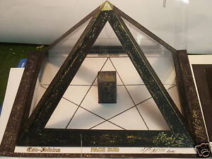 La pyramide à souhaits !BjNRDGw!2k~$(KGrHqQH-CgEs7cWYKPUBLSk4NUUGQ~~_35
