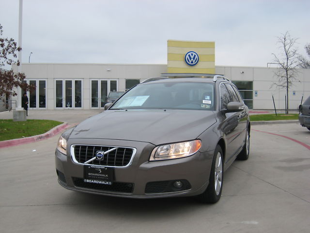 Cars similar to "Volvo V70 United States"