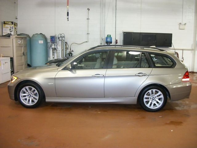 Image 4 of 07 328xi Certified 3.0L…