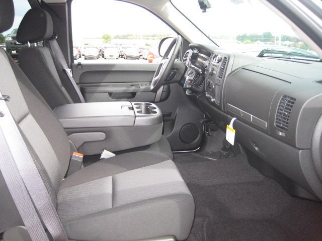 Image 3 of 2WD Ext Cab New CD 2nd…
