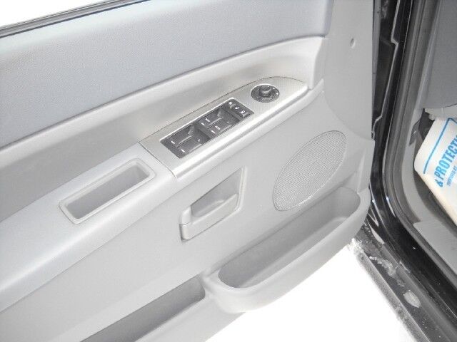 Image 5 of Laredo SUV 3.7L CD 4X4…
