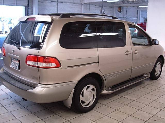 Image 5 of LE Minivan 3.0L CD Front…