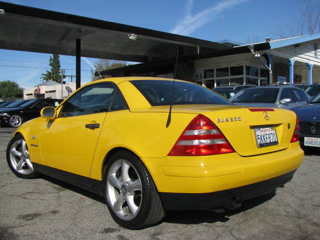 1998 MercedesBenz SLKClass SLK230 Convertible Yellow