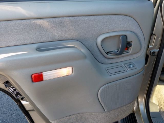 Image 30 of SUV 5.7L CD Air Conditioning…