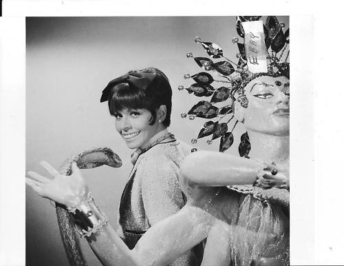 >< Neile Adams Man From U N C L E Photo