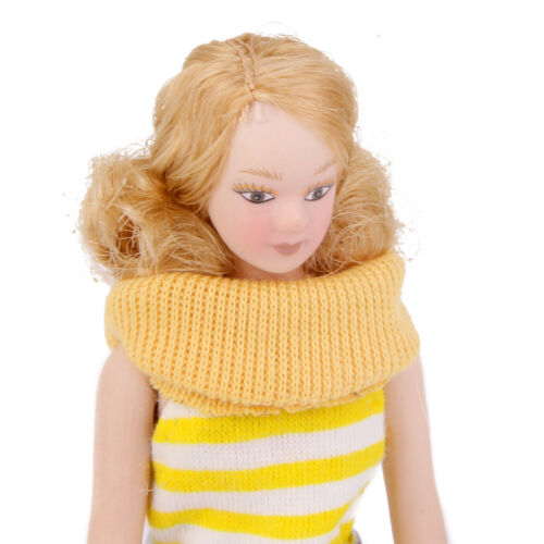 Casa de muñecas en miniatura muñeca de porcelana dama en bandas vestido