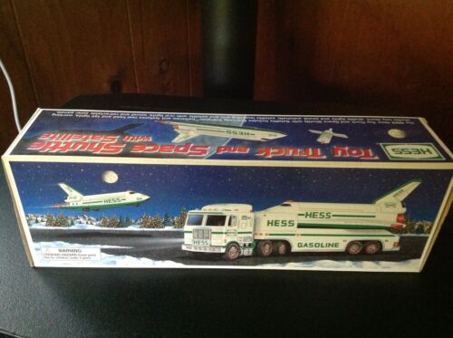 NEW IN BOX 1999  Hess Toy Truck w/ Space Shuttle & Satellite really nice! 