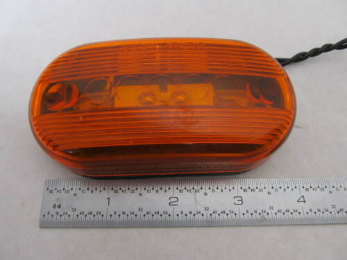 Amber Oblong Two Bulb Boat Trailer Clearance Light 4/" x 2/"