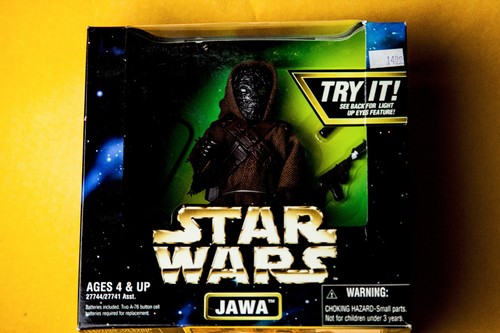 Kenner Star Wars Action Collection • 1997 • 12/" JAWA with light-up eyes