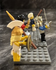 Lego Castle-4 Pack!! KING LEO,REVOLUTIONARY SOLDIER,MEDIEVAL DOLL MAKER GODESS