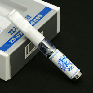 holder White cigarette