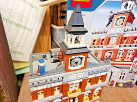 FANTASTIC LEGO Creator " TOWN HALL " 10224 Retired Scarce - BUILTw Inter Bx&Bks
