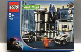 LEGO 7035 World City Police HQ 2003 Police Sealed Box Set