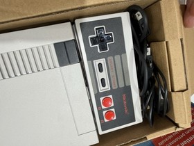 Nintendo Classic Mini NES CLV-001 Grey Console w/ Controller HDMI Boxed Ref H2