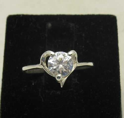 Sterling silver ring  solid 925 Heart with 6mm round cubic zirconia R000896