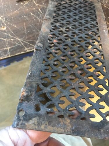 Rl 15 19 Av Cast-iron heating grate face 5 x 12 5//8 Has found rusted pitted