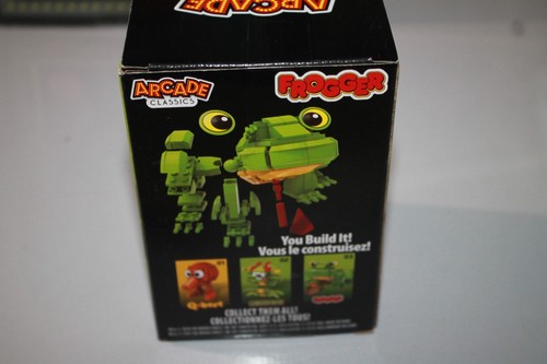 FROGGER ARCADE CLASSICS KONAMI BUILDABLE FIGURE 128 PIECES NEW