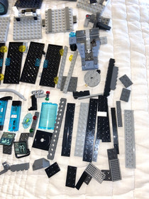 LEGO Ultra Agents Mission HQ 70165 Incomplete set