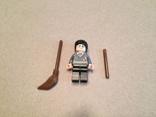 LEGO Harry Potter minifigure Complete with Wand Broom Flesh Minifig Gryffindor