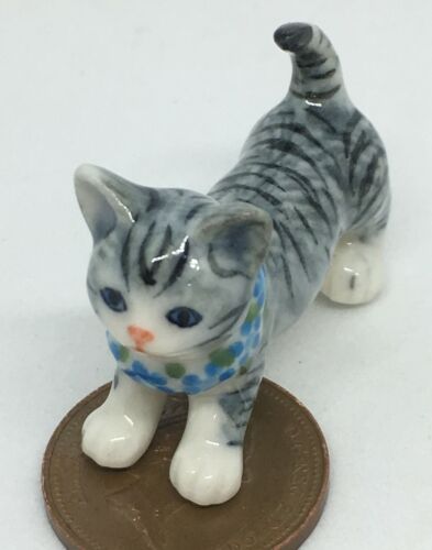 1:12 Scale Ceramic Dark Striped Kitten Cat Tumdee Dolls House Hawaii Ornament Ky