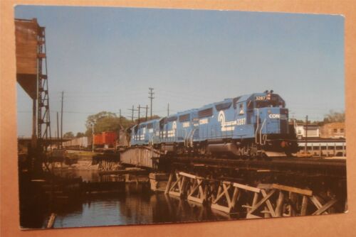 Conrail River Division Trio of GP-40s Ridgefield Park NJ in 1977 Train Postcard