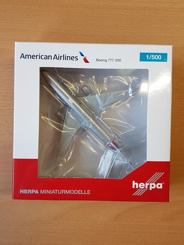 Herpa 532815-1//500 American Airlines® Boeing 777-200ER Neu