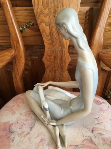 No Box! Lladro 4601 Girl with Swan 4 broken Fingers and Leg Broke in Shipping 