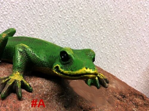 Cute ~ Green ~ #L Gecko or Lizard ~ Garden or Home Decor ~ FIGURINE ~ STATUE