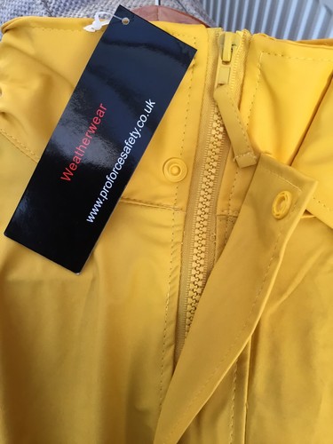UNISEX WATERPROOF PROTECTIVE WEATHERWEAR JACKET NEW WITH TAGS SIZE MEDIUM