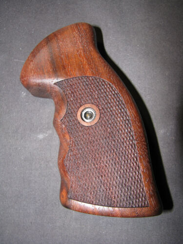 Ruger GP100 Series f/STAINLESS STEEL ONLY Black Walnut Checkerd Pistol Grips NEW 