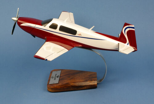 Mooney m20 Ovation 2 red 1:20 woodmodel avion//yakair vf 384