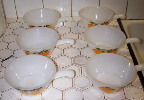 1 Pint Casserole Up To 6. Peaches Vintage Fire-King Gay Fad Studios Fruit