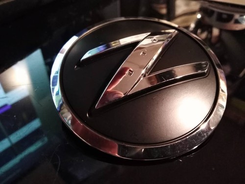 de lado Fender Z /"insignias para Nissan 350Z /& 370Z 75MM Negro y Cromo Par x2