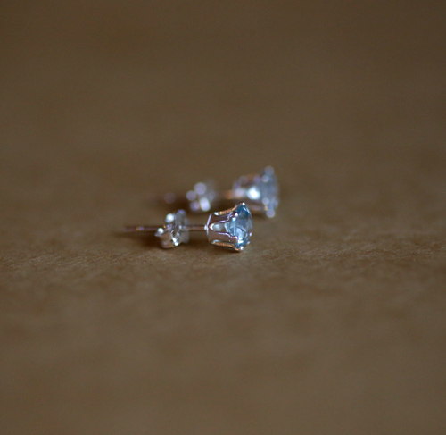 925 Sterling silver stud earrings with natural faceted Blue Topaz gemstones