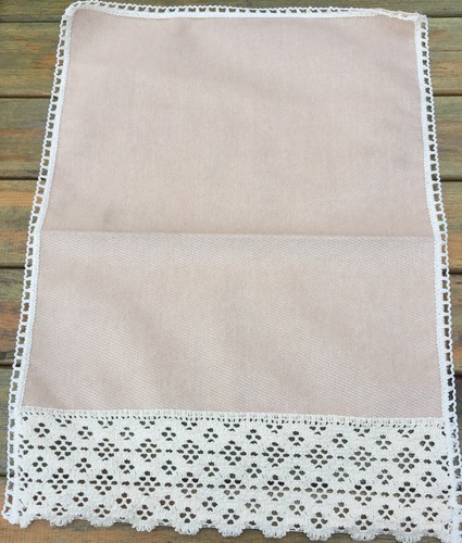Plain chenille crème avec dentelle bord chaise dos et bras caps