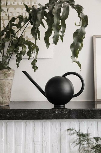 Ferm Living Orb Annaffiatoio Nero