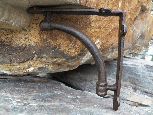 Set of 4 Cast Iron Shelf Brackets New Hanger Rustic 5.5/" x 5.5/" Tubular
