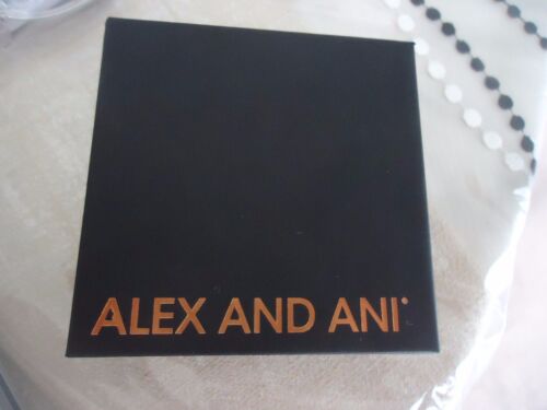 Alex and Ani Homard Or Jaune Finition Charme Bracelet UNICEF neuf avec étiquette carte /& boîte