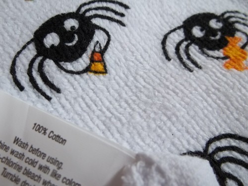 Spiders 2 Pack Halloween Midnight Market 100/% Cotton Kitchen Hand Towels