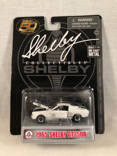 Shelby Collectibles 1965 Shelby GT350R #98 White w//Blk /& Yellow Stripes NEW 1:64