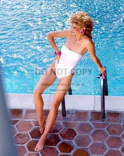 8X10 PUBLICITY PHOTO ACTRESS MARKIE POST PIN UP AB-286