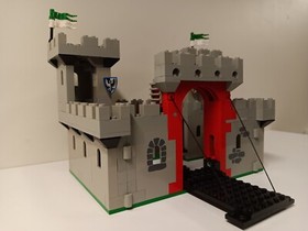 Vintage LEGO 6073 Knight's Castle, 100% Complete w/ Box & Instructions