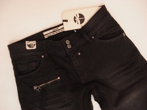 L32 schmales Bein COCCARA Jeans BELLA black used W25,26,27 feines Muster